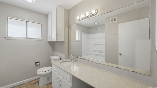 7500 Callaghan Rd Apt 140, San Antonio, TX 78229