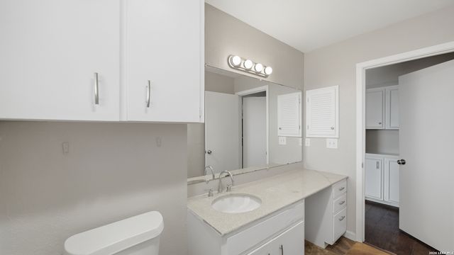 7500 Callaghan Rd Apt 140, San Antonio, TX 78229