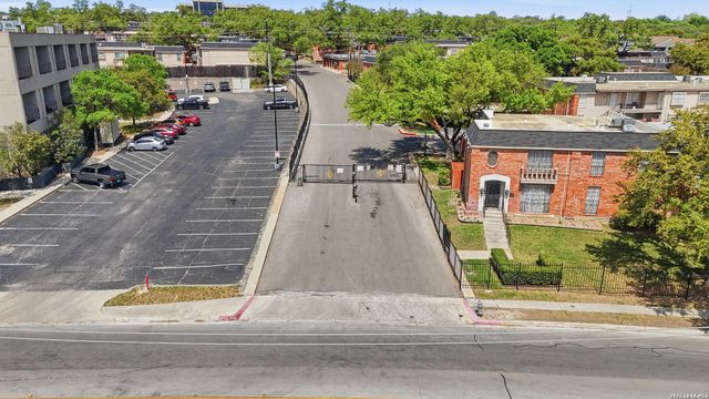 7500 Callaghan Rd Apt 140, San Antonio, TX 78229