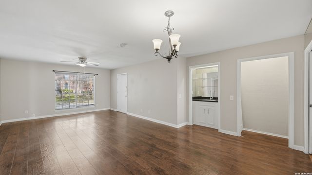 7500 Callaghan Rd Apt 140, San Antonio, TX 78229