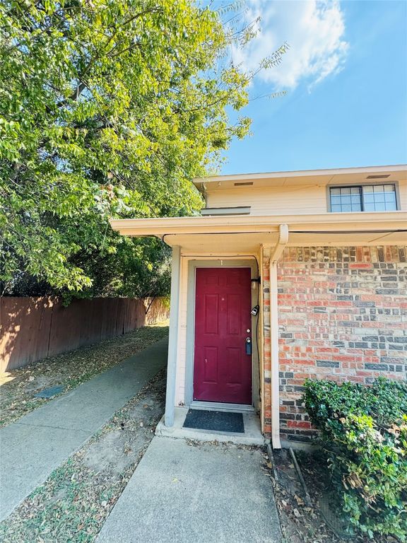 1322 Bluffview Drive 1, Seagoville, TX 75159