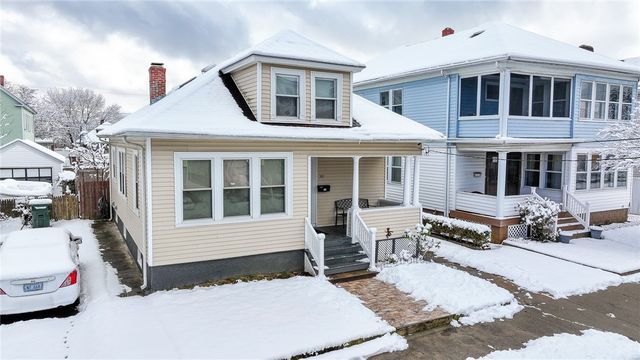 30 Edgemere Avenue, Providence, RI 02909