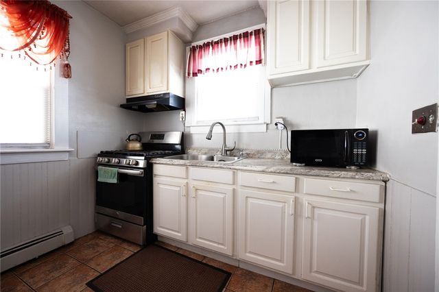 30 Edgemere Avenue, Providence, RI 02909