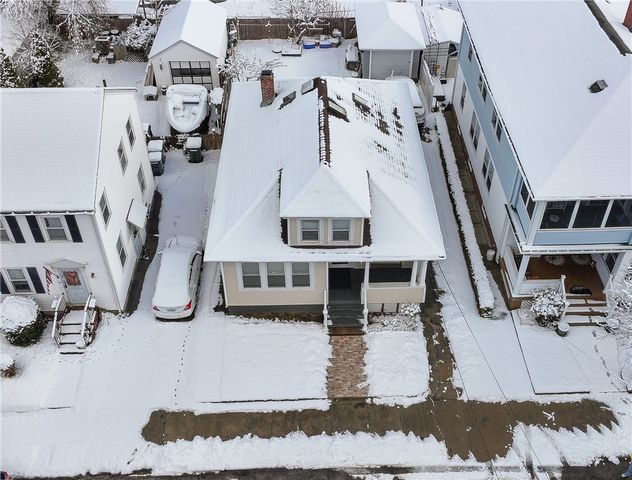 30 Edgemere Avenue, Providence, RI 02909