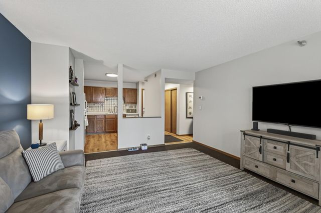 66 9th Street E 1313, Saint Paul, MN 55101