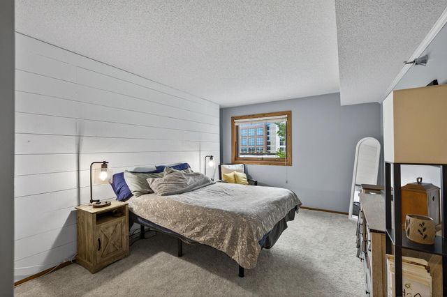 66 9th Street E 1313, Saint Paul, MN 55101