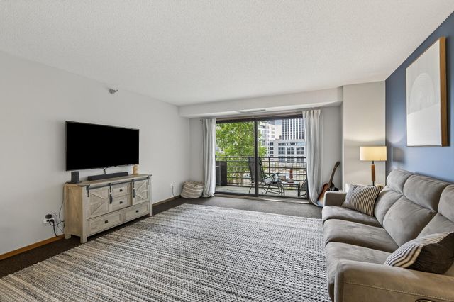 66 9th Street E 1313, Saint Paul, MN 55101