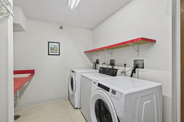 66 9th Street E 1313, Saint Paul, MN 55101