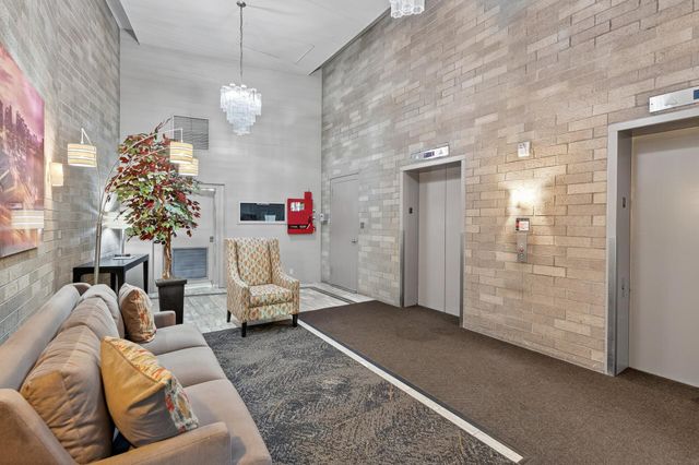 66 9th Street E 1313, Saint Paul, MN 55101