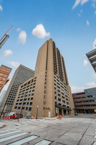 66 9th Street E 1313, Saint Paul, MN 55101