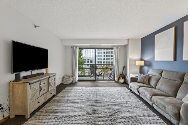 66 9th Street E 1313, Saint Paul, MN 55101