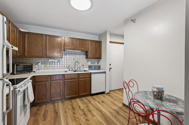 66 9th Street E 1313, Saint Paul, MN 55101