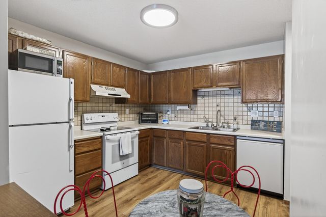 66 9th Street E 1313, Saint Paul, MN 55101