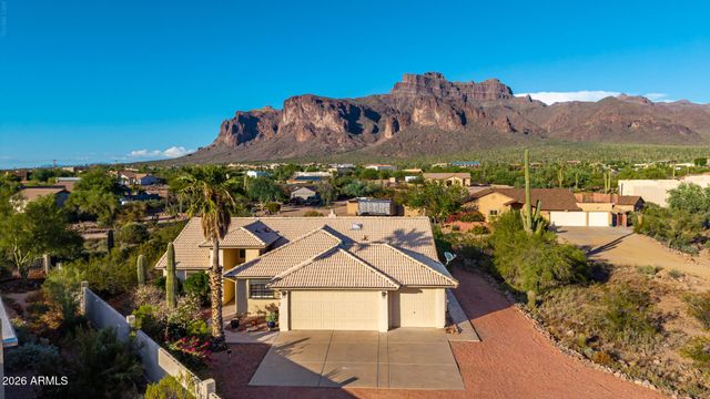 5674 E 3RD Avenue, Apache Junction, AZ 85119