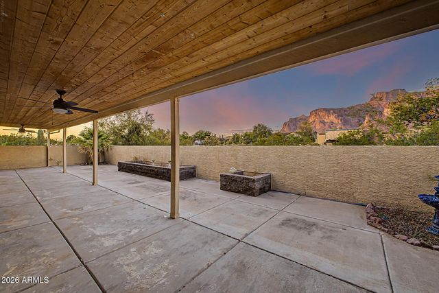 5674 E 3RD Avenue, Apache Junction, AZ 85119