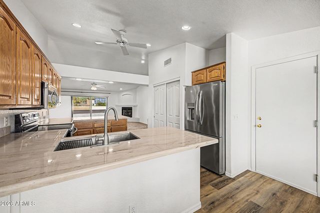 5674 E 3RD Avenue, Apache Junction, AZ 85119