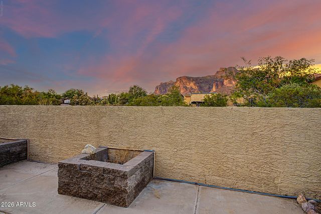 5674 E 3RD Avenue, Apache Junction, AZ 85119