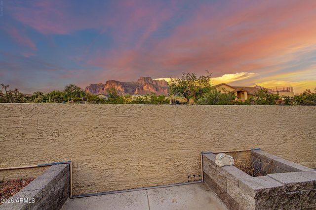 5674 E 3RD Avenue, Apache Junction, AZ 85119