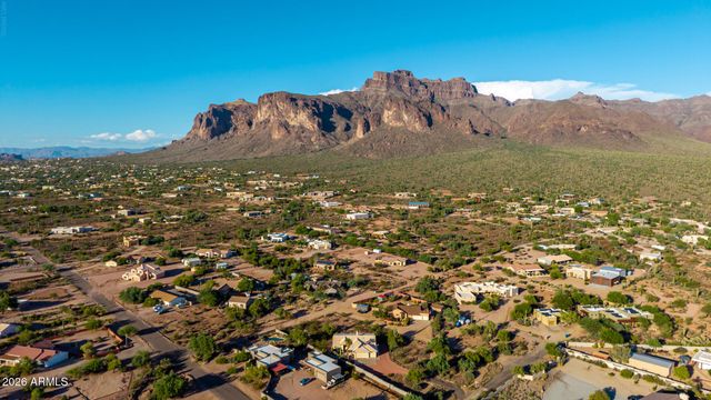 5674 E 3RD Avenue, Apache Junction, AZ 85119