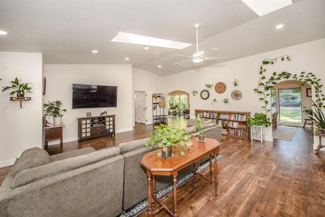 4601 Paula Way, Fair Oaks, CA 95628