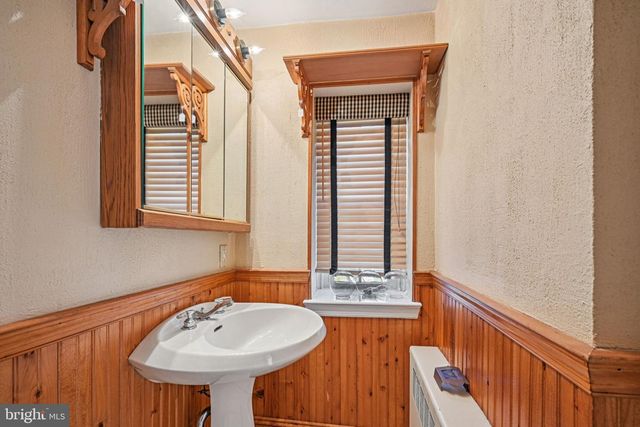 1268 RYDAL RD, Jenkintown, PA 19046