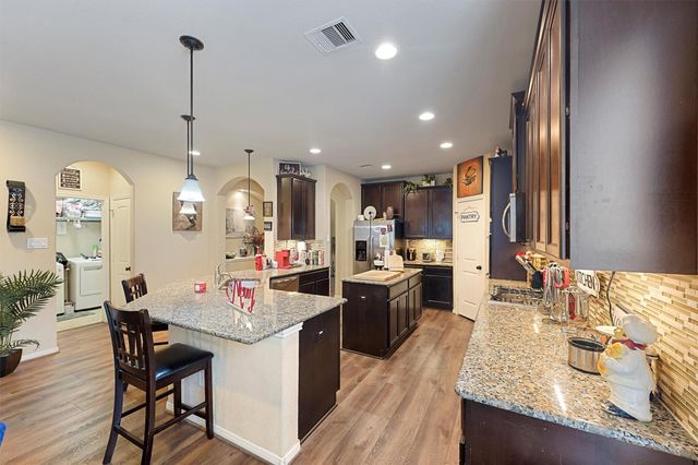 111 Quail Meadow Drive, Conroe, TX 77384