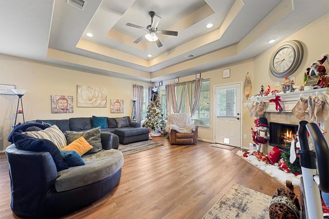 111 Quail Meadow Drive, Conroe, TX 77384