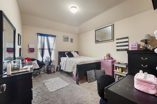 111 Quail Meadow Drive, Conroe, TX 77384