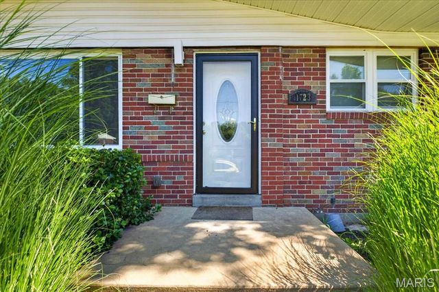 1723 Gulf Drive, St Louis, MO 63130