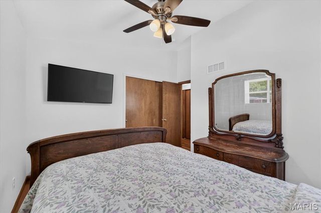 1723 Gulf Drive, St Louis, MO 63130
