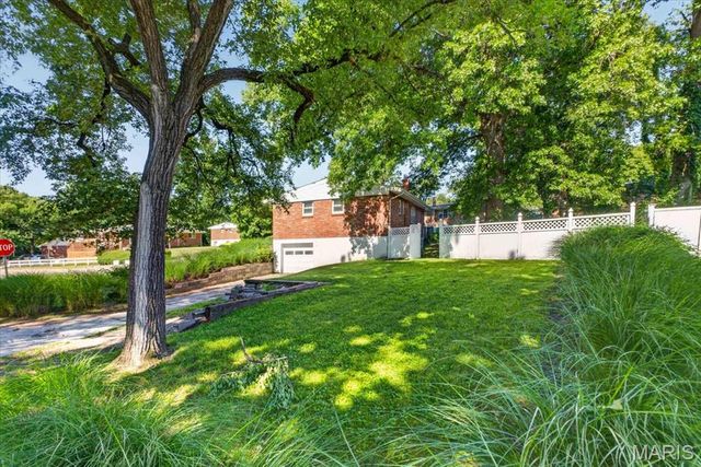 1723 Gulf Drive, St Louis, MO 63130