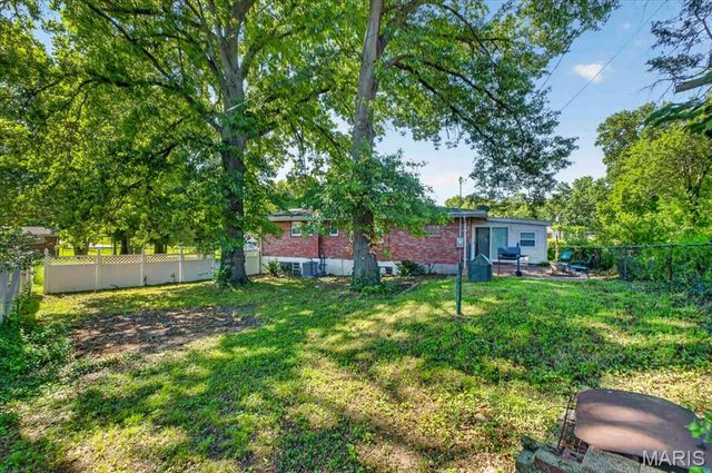 1723 Gulf Drive, St Louis, MO 63130
