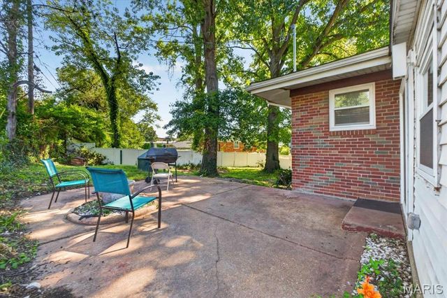 1723 Gulf Drive, St Louis, MO 63130
