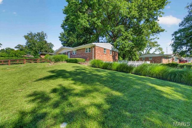 1723 Gulf Drive, St Louis, MO 63130