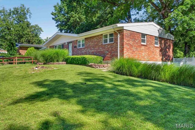 1723 Gulf Drive, St Louis, MO 63130