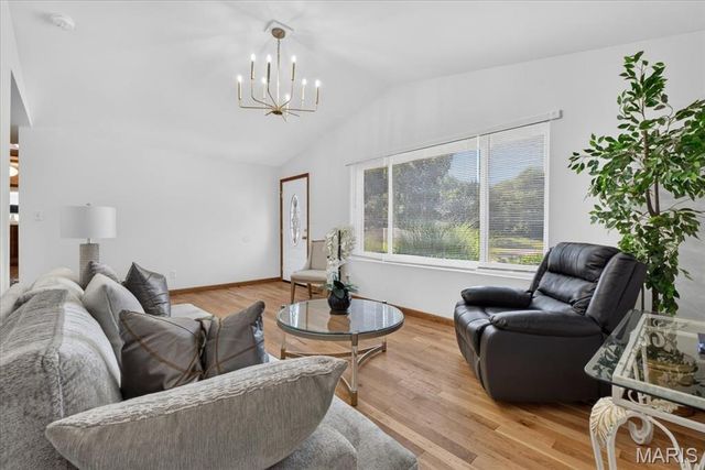 1723 Gulf Drive, St Louis, MO 63130