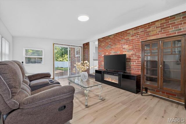 1723 Gulf Drive, St Louis, MO 63130