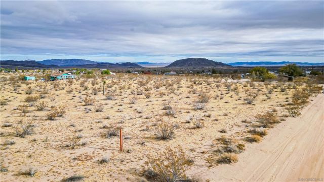 1260 N Sage 1, Landers, CA 92285