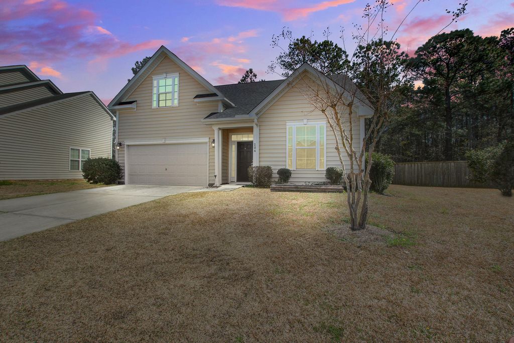 Image 2 of property listing at 204 Palmetto Village Circle, Moncks Corner, SC 29461