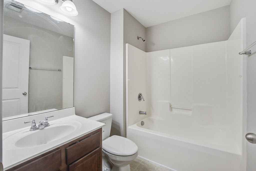 Image 33 of property listing at 204 Palmetto Village Circle, Moncks Corner, SC 29461