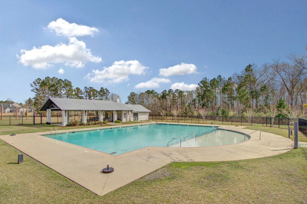 Image 58 of property listing at 204 Palmetto Village Circle, Moncks Corner, SC 29461