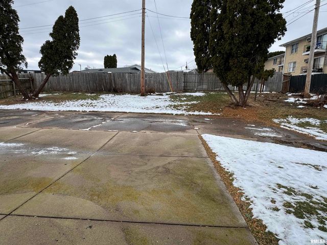 3814 MISSISSIPPI Avenue, Davenport, IA 52807