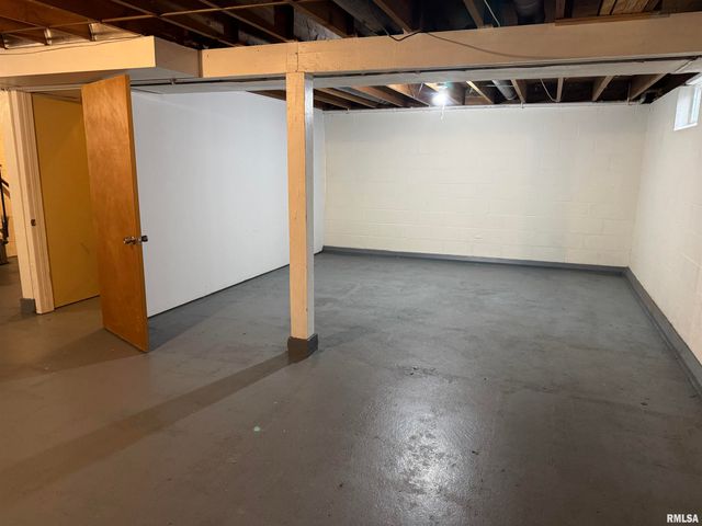 3814 MISSISSIPPI Avenue, Davenport, IA 52807