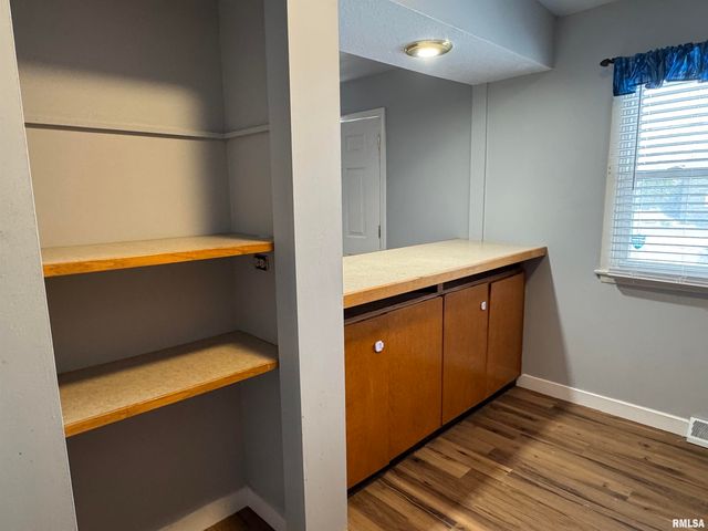 3814 MISSISSIPPI Avenue, Davenport, IA 52807