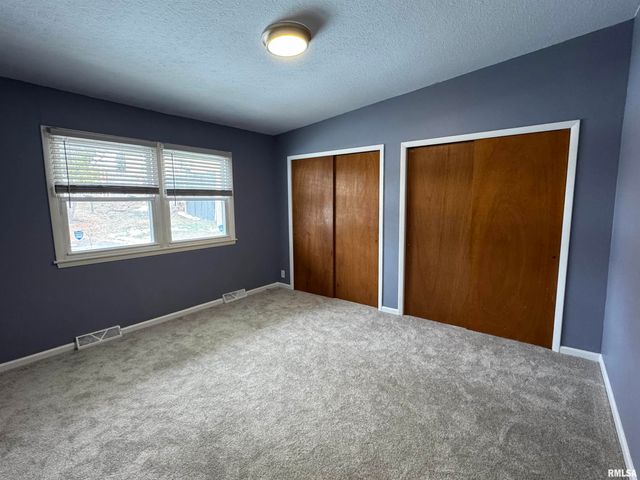 3814 MISSISSIPPI Avenue, Davenport, IA 52807