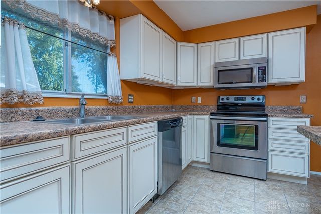 800 Chandler Drive, Dayton, OH 45426