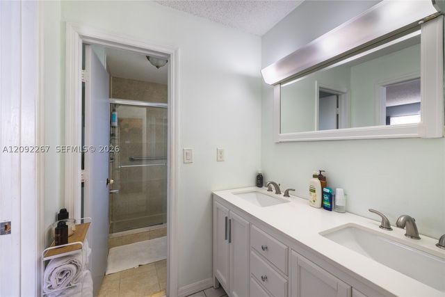 10600 La Placida Dr, Coral Springs, FL 33065