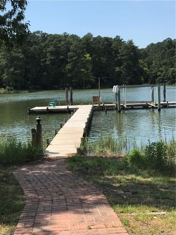 172 Aldebaran RD, Mathews, VA 23109