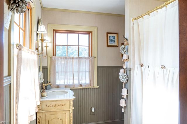 172 Aldebaran RD, Mathews, VA 23109