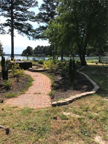 172 Aldebaran RD, Mathews, VA 23109